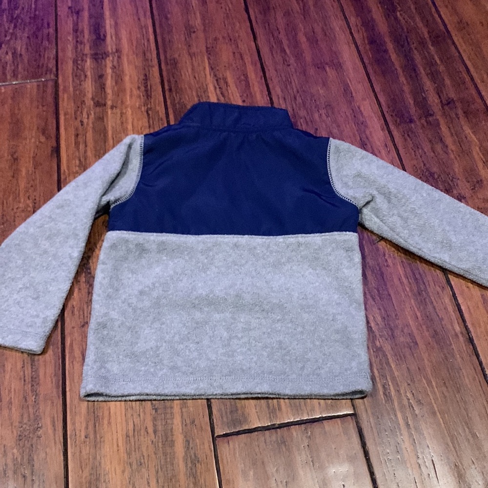 2 sweat shirts - Picture 4 of 6